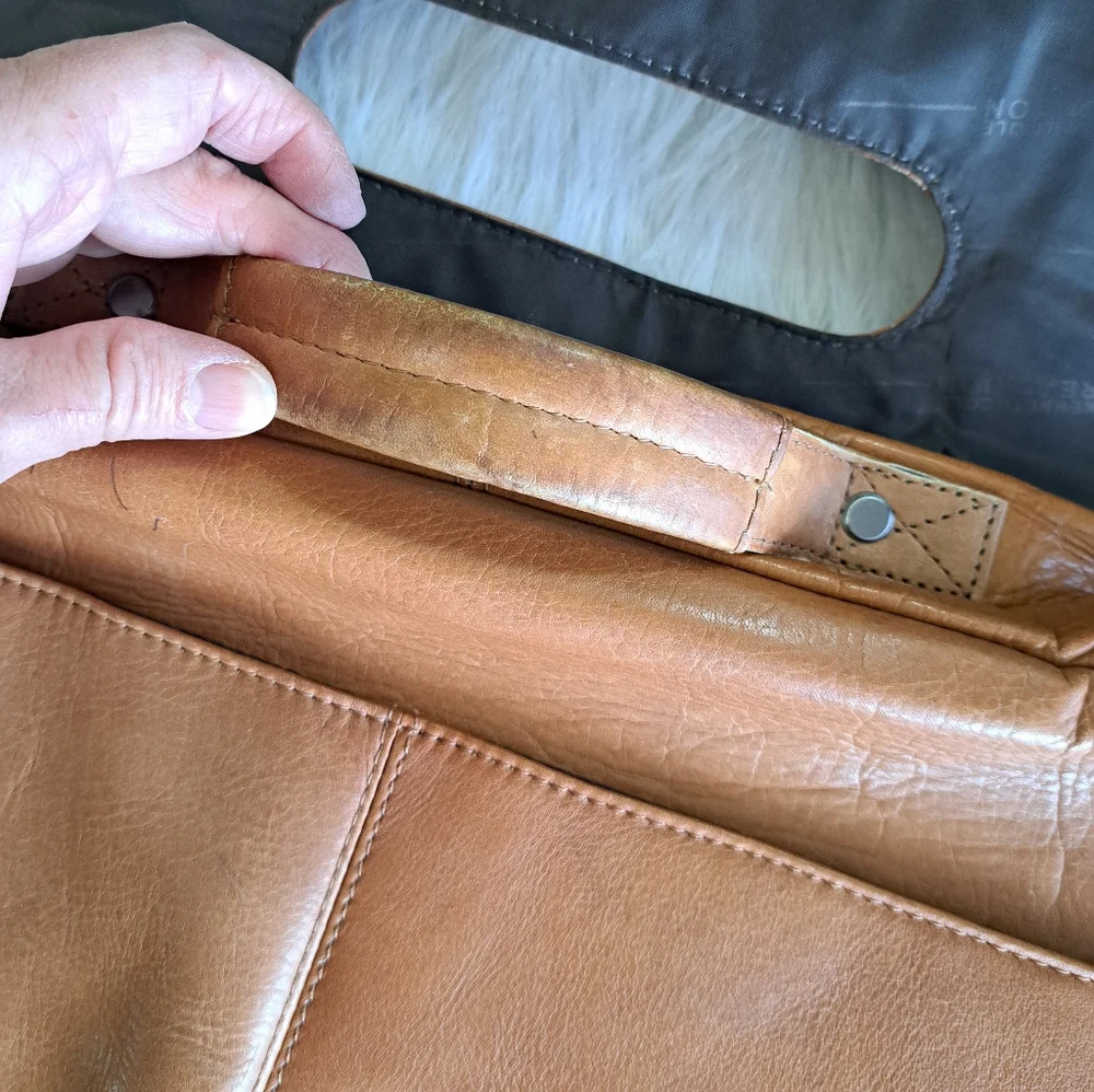 REDUCED. XL Kenneth Cole leather business bag